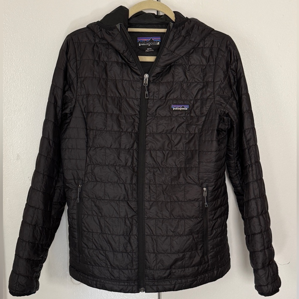 Patagonia Women's Black Hooded Puffer Jacket